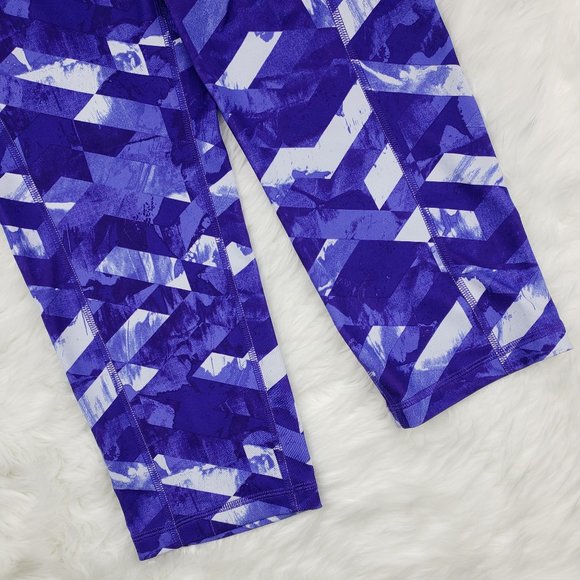 Old Navy Workout Capri Leggings - Picture 4 of 9